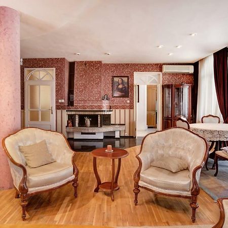 Aristocratic, Elegant, Designer Top Central Apartment Sofya Dış mekan fotoğraf