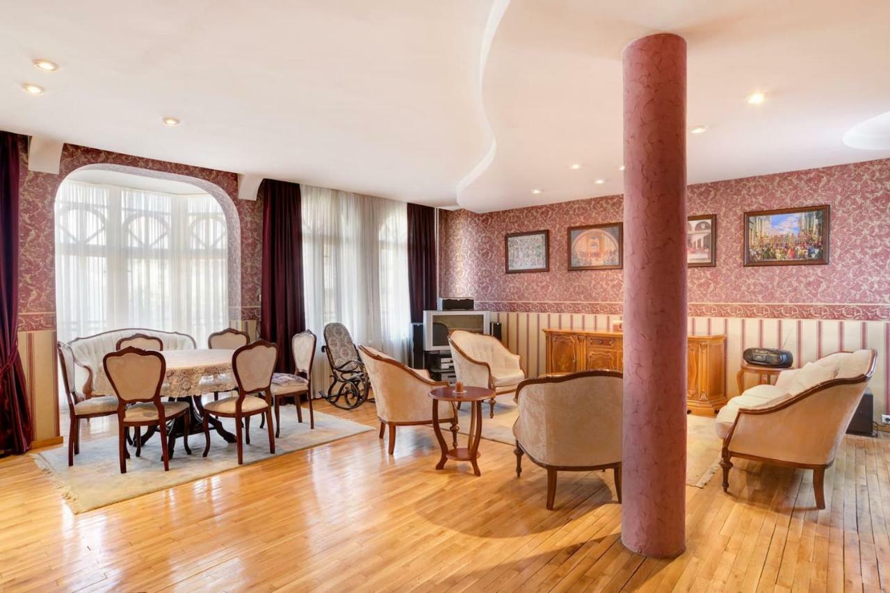 Aristocratic, Elegant, Designer Top Central Apartment Sofya Dış mekan fotoğraf