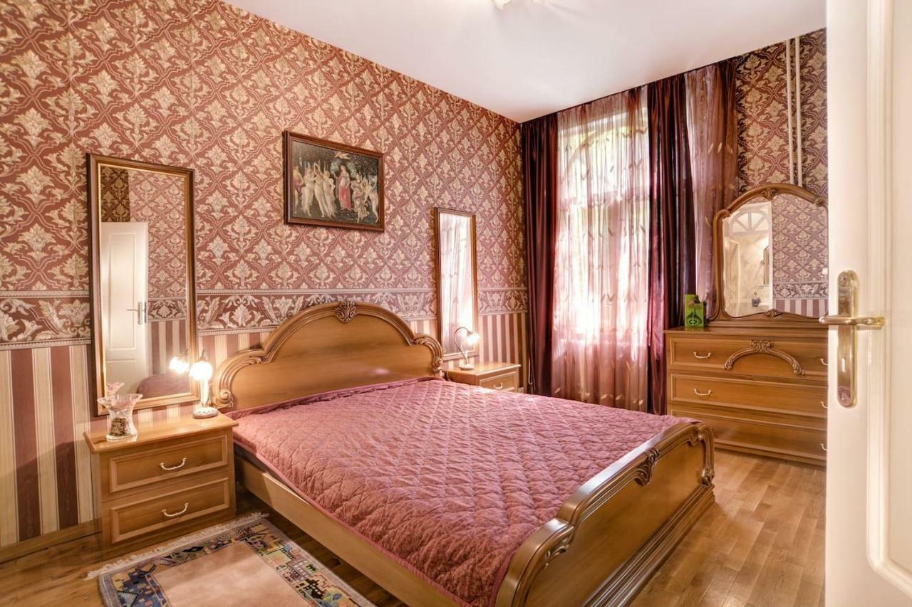 Aristocratic, Elegant, Designer Top Central Apartment Sofya Dış mekan fotoğraf